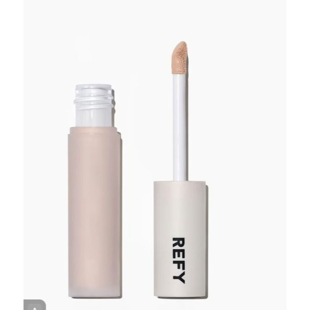 Refy 05 Serum Based Concealer Light with Cool Tones NWT